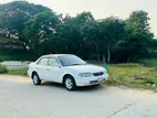 Toyota Corolla . 1999