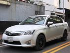 Toyota Corolla Axio Hybrid 2013