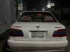 Toyota Corolla . 2000