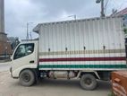 Toyota DYNA 2005