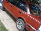Toyota Corolla . 1990