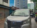 Toyota Esquire 2014