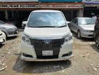 Toyota Esquire 2014