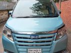 Toyota Noah . 2015