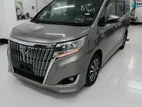 Toyota Esquire Gi Hybrid Bronze 2020