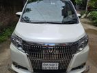 Toyota Esquire GI premium 2015
