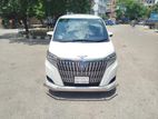 Toyota Esquire GI premium 2018