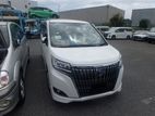 Toyota Esquire Gi Premium Hybrid 2019