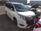 Toyota Esquire Gi premium Pearl 4.5 2020