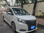 Toyota Esquire Hybrid 2015