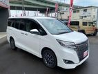 Toyota Esquire push non hybrid 2019