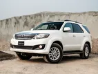 Toyota Fortuner -Whit Exterior 2011