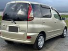 Toyota FUN CARGO GOLD 2004