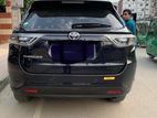 Toyota Harrier . 2016