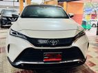 Toyota Harrier . 2021