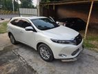 Toyota Harrier . 2017