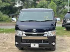 Toyota Hiace 12 setter 2020