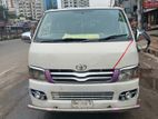 Toyota Hiace . 2004