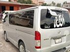 Toyota Hiace 2010