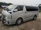 Toyota Hiace 2010