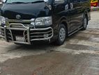 Toyota Hiace . 2010