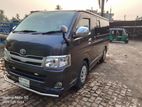 Toyota Hiace 2011