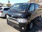 Toyota Hiace . 2019