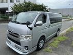 Toyota Hiace . 2019