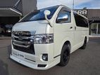 Toyota Hiace . 2019