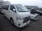 Toyota Hiace . 2019