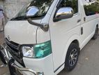 Toyota Hiace . 2015