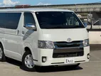 Toyota Hiace GL Dual AC 3.5pt 2020