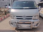 Toyota Hiace . 2011