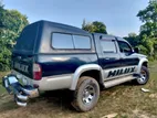 Toyota Hilux . 2002