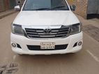 Toyota Hilux . 2012