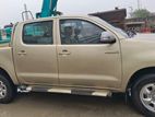 Toyota Hilux . 2013