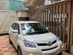 Toyota ist 1500cc Pearl colour 2010