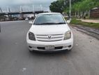 Toyota ist 2004