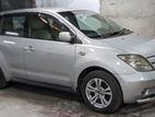 Toyota ist 2004