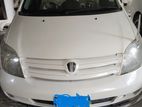 Toyota ist 2004