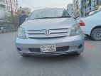 Toyota ist All Power 2004