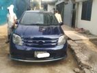 Toyota ist blue 2005