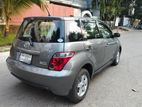 Toyota ist family used car 2004
