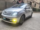 Toyota ist LED 2005