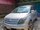 Toyota ist light dents. 2004