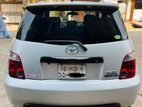 Toyota ist silver 2005