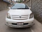 Toyota ist Super fresh 1500 2005