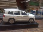 Toyota land cruiser v8 metal diecast model toy