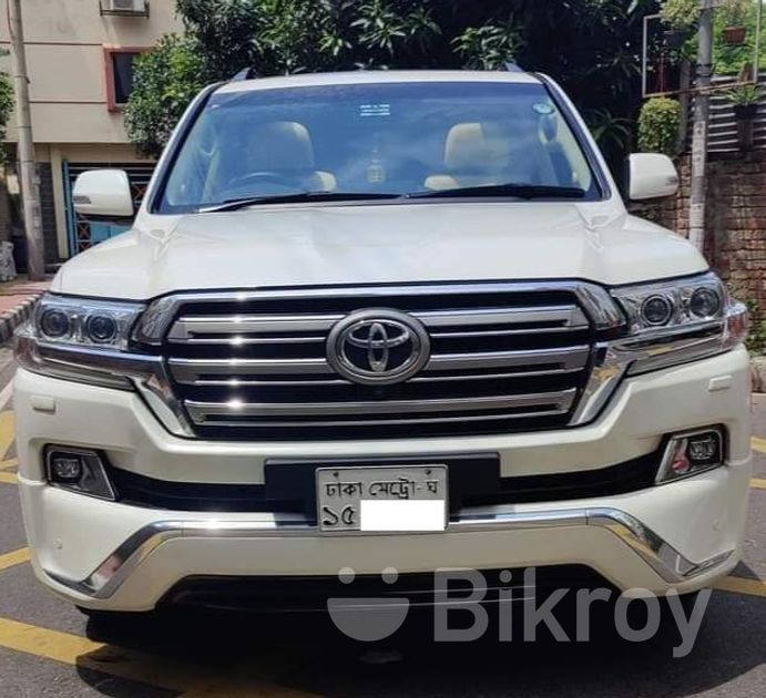 Toyota Land Cruiser V8.vx.super.fresh. 2016 For Sale In Banani 