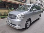 Toyota Noah 1 DOOR PAWER 2012